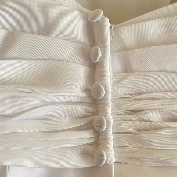 David’s Bridal Pleated Strapless Wedding Dress - Picture 9 of 13